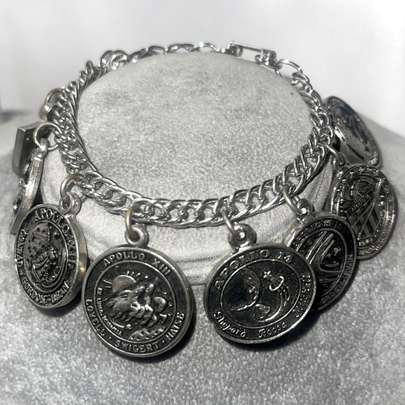 NASA Apollo Missions VII-XVII Large Charms Bracelet - Picture 1 of 7
